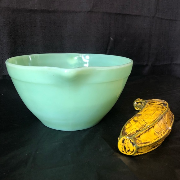 Jadeite batter bowl Rare Fire King Circa 1940, EUC 4 quart, oven proof made USA - Picture 2 of 8